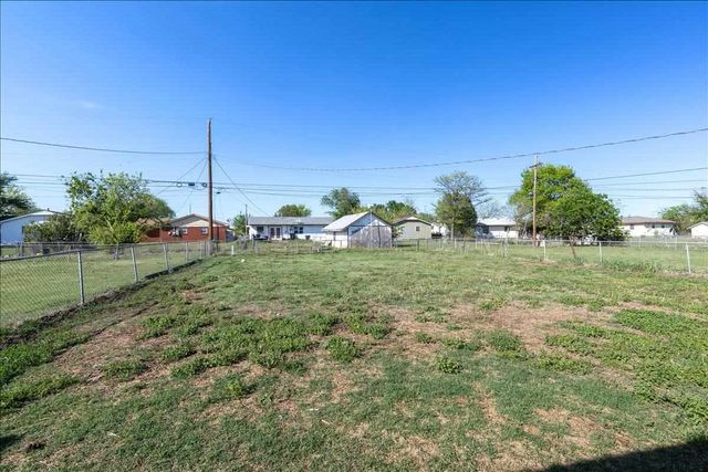 4813 NW Lindy Ave, Lawton, OK 73505