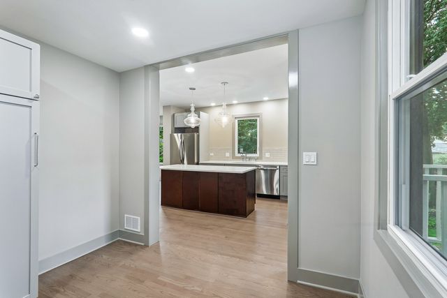 819 Mapleton Avenue, Oak Park, IL 60302
