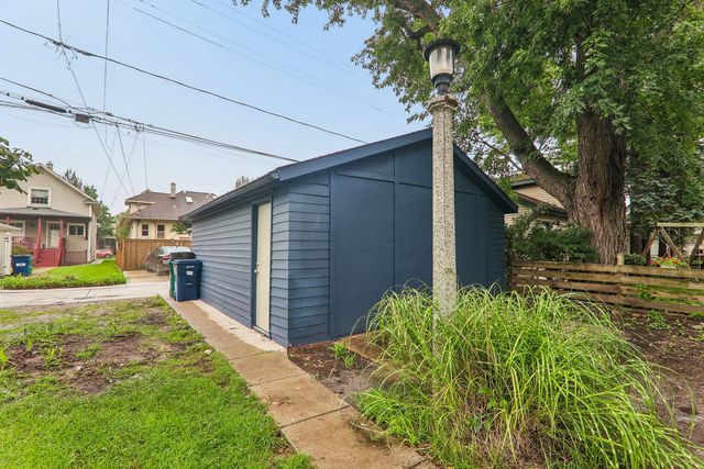 819 Mapleton Avenue, Oak Park, IL 60302