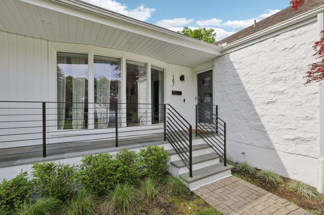 187 Thornbury Road, Scarsdale, NY 10583