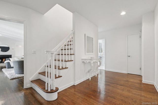 187 Thornbury Road, Scarsdale, NY 10583