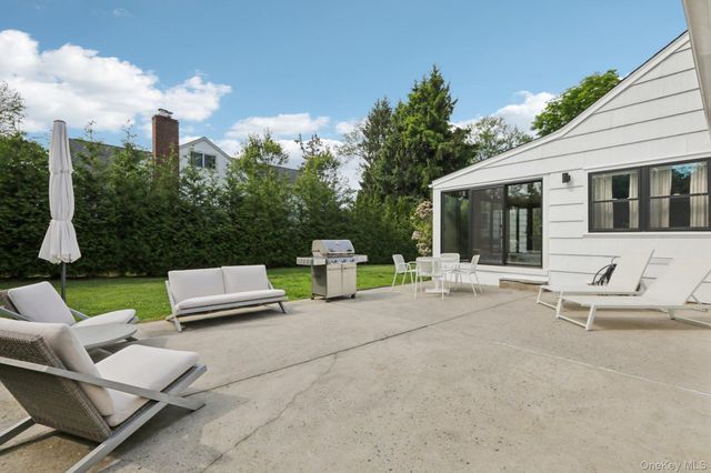 187 Thornbury Road, Scarsdale, NY 10583