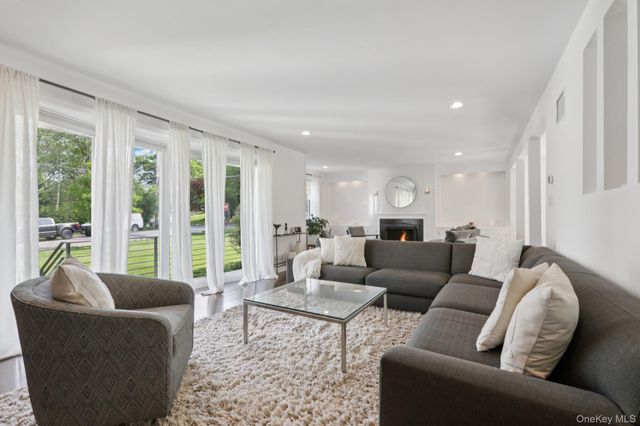 187 Thornbury Road, Scarsdale, NY 10583