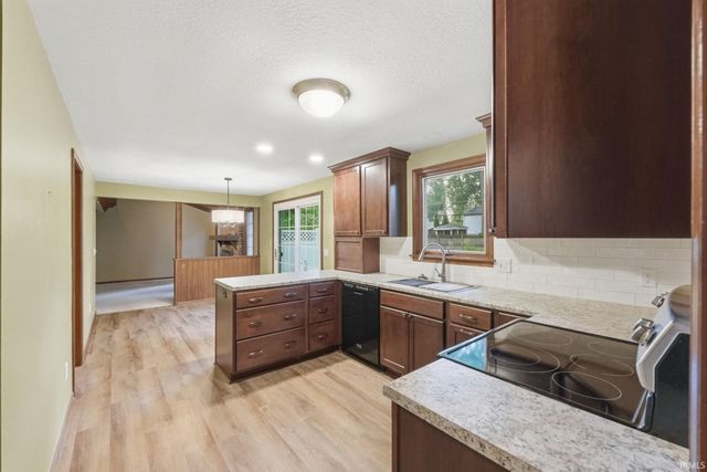1612 Benham Drive, Fort Wayne, IN 46815
