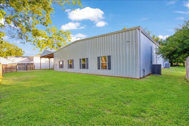 3755 County Road 949b, Alvin, TX 77511