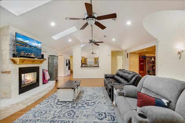 3755 County Road 949b, Alvin, TX 77511