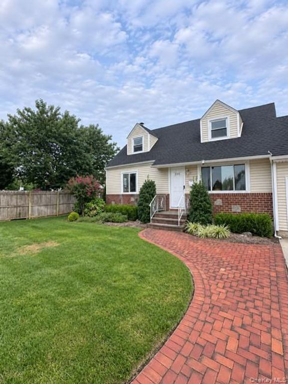 306 Peters Avenue, East Meadow, NY 11554