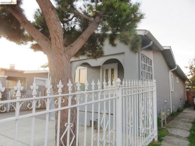 1649 72Nd Ave, Oakland, CA 94621