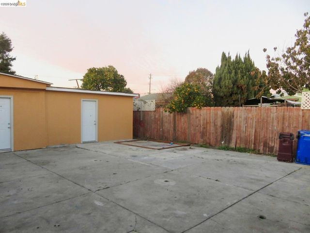 1649 72Nd Ave, Oakland, CA 94621
