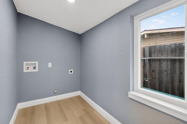 6568 Juneau Way, North Highlands, CA 95660