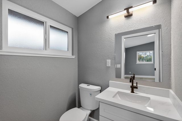 6568 Juneau Way, North Highlands, CA 95660