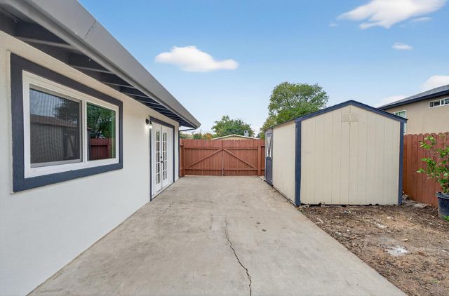 6568 Juneau Way, North Highlands, CA 95660