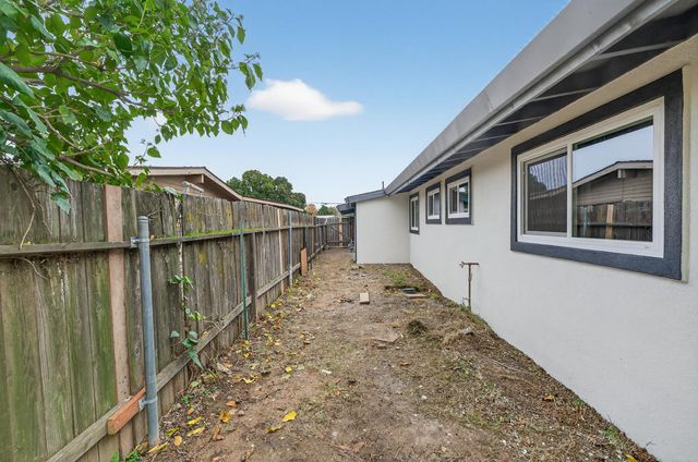 6568 Juneau Way, North Highlands, CA 95660