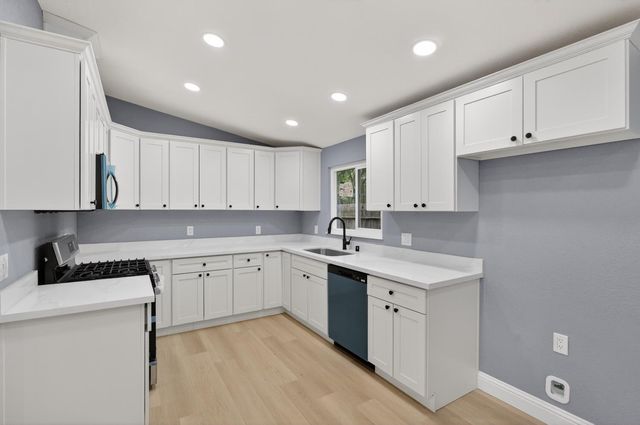 6568 Juneau Way, North Highlands, CA 95660