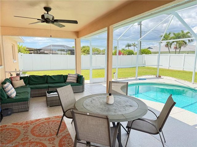 213 SW 10th TER, Cape Coral, FL 33991