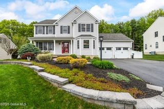 16 Shinnecock Hills Drive, Colonie, NY 12205