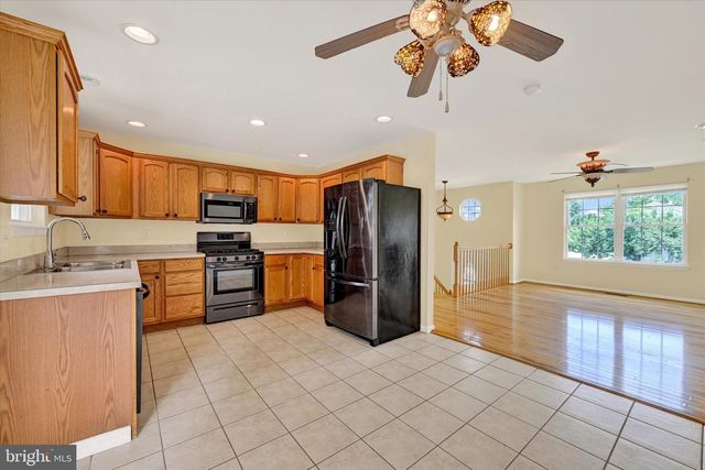 21 BOX CIR, Baltimore, MD 21221