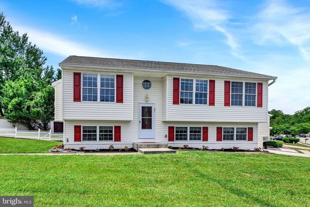 21 BOX CIR, Baltimore, MD 21221