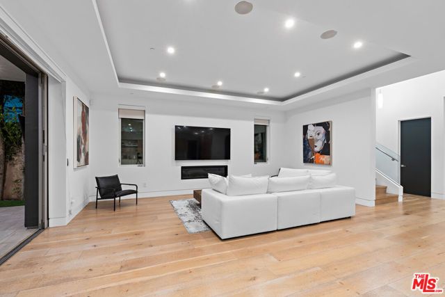 637 N Gardner Street, Los Angeles, CA 90036