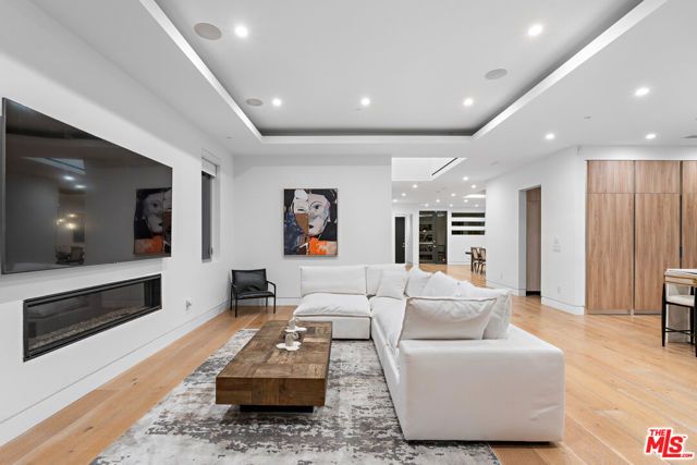 637 N Gardner Street, Los Angeles, CA 90036