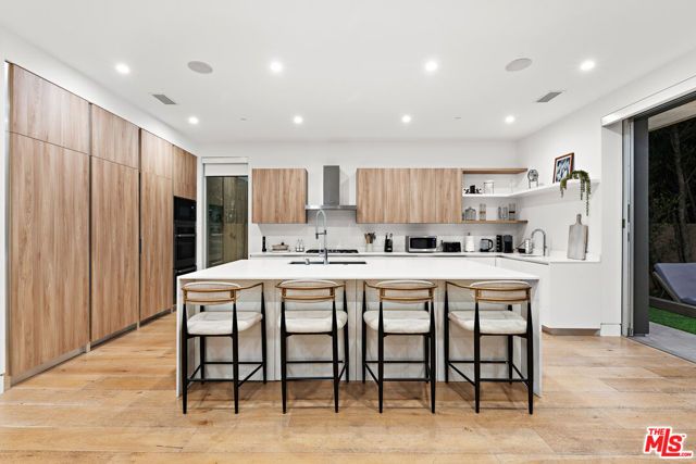 637 N Gardner Street, Los Angeles, CA 90036