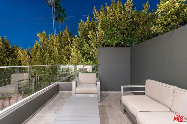 637 N Gardner Street, Los Angeles, CA 90036