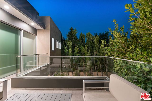 637 N Gardner Street, Los Angeles, CA 90036