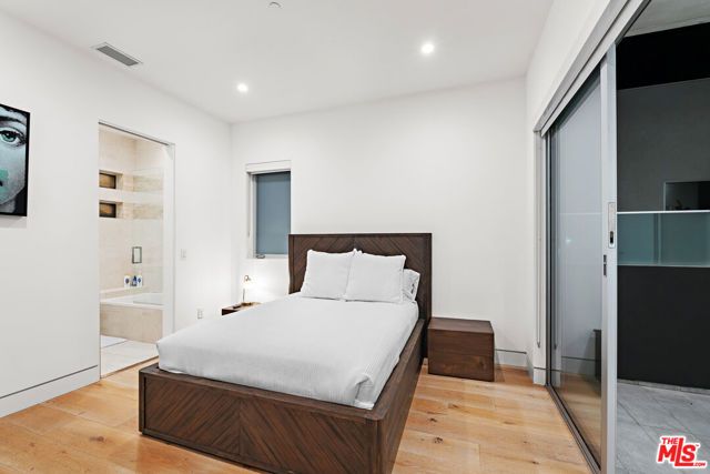637 N Gardner Street, Los Angeles, CA 90036