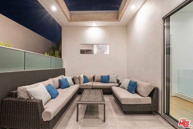 637 N Gardner Street, Los Angeles, CA 90036