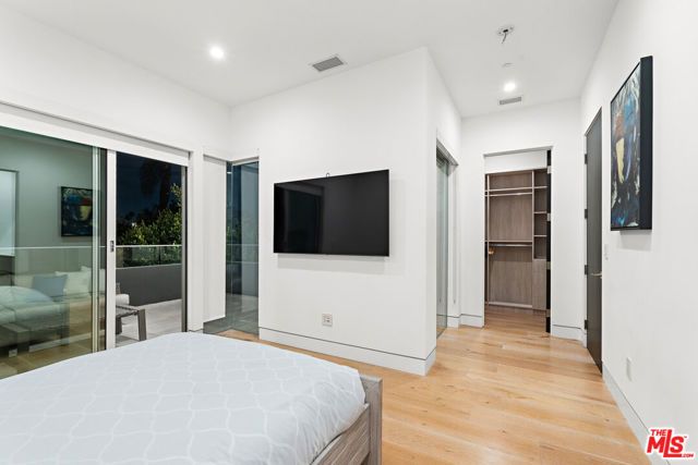 637 N Gardner Street, Los Angeles, CA 90036