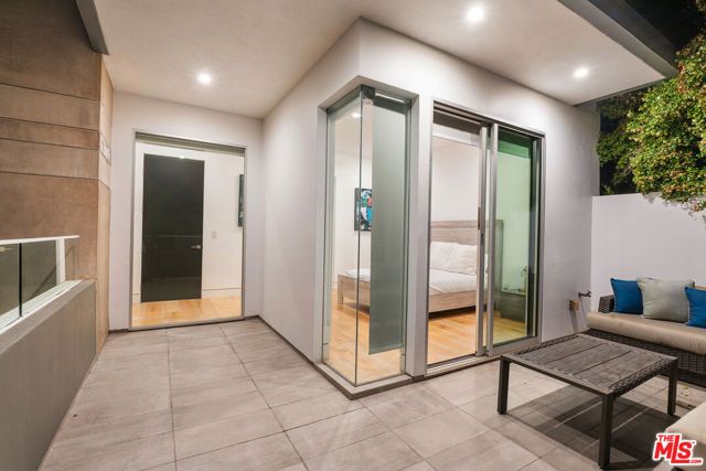 637 N Gardner Street, Los Angeles, CA 90036