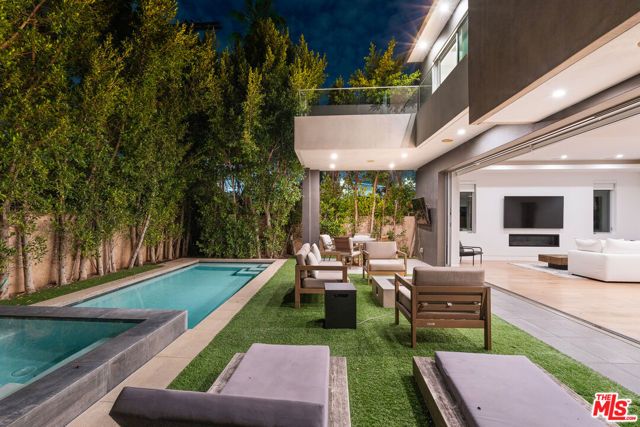 637 N Gardner Street, Los Angeles, CA 90036