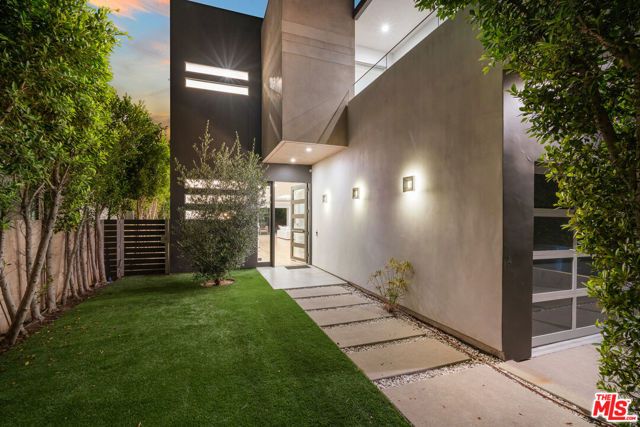 637 N Gardner Street, Los Angeles, CA 90036