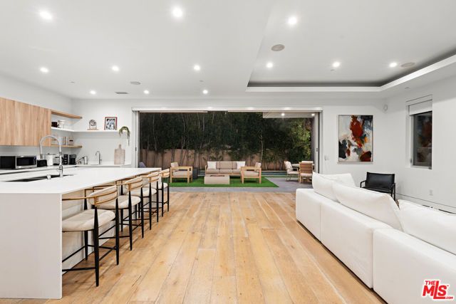 637 N Gardner Street, Los Angeles, CA 90036