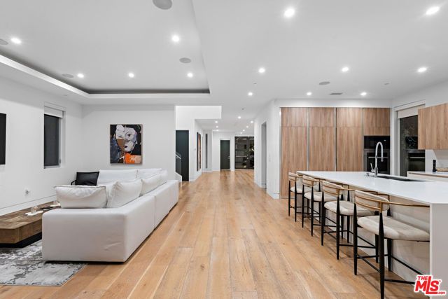 637 N Gardner Street, Los Angeles, CA 90036