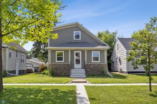 726 Oak Street N, Fargo, ND 58102