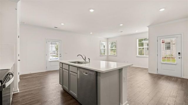 556 Silver Moon Drive, Loganville, GA 30052