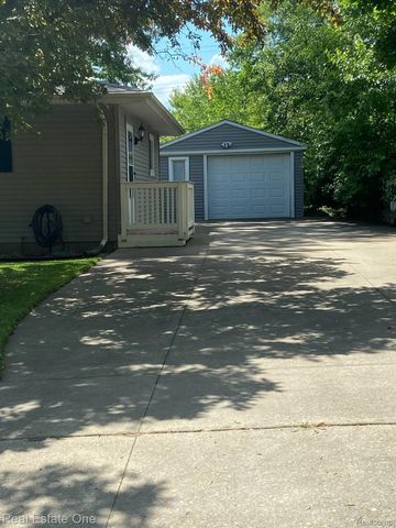 5350 Military Avenue, Brighton Township, MI 48116
