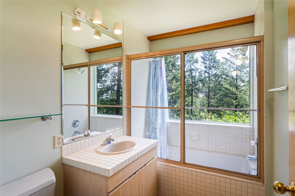 100 & 104 Deep Bay Drive, Lakeside, MT 59922 photo 32