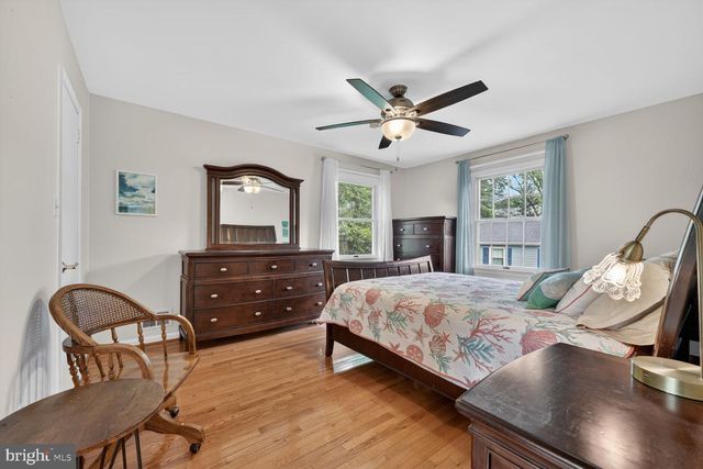 7010 LAMP POST LN, Alexandria, VA 22306