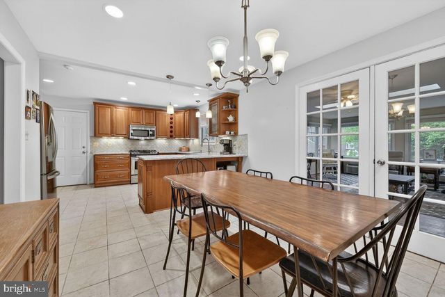 7010 LAMP POST LN, Alexandria, VA 22306