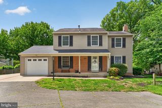 7010 LAMP POST LN, Alexandria, VA 22306