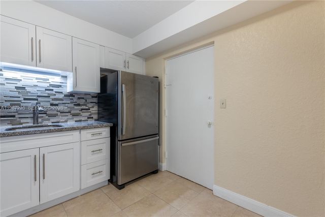 2025 NE 164th St 610, North Miami Beach, FL 33162