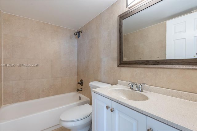 2025 NE 164th St 610, North Miami Beach, FL 33162