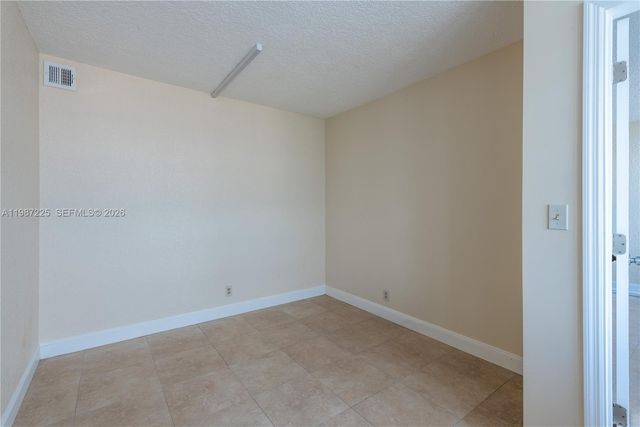 2025 NE 164th St 610, North Miami Beach, FL 33162