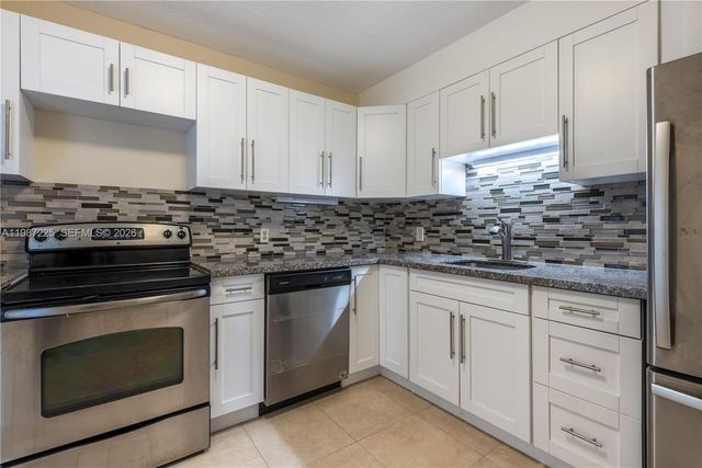 2025 NE 164th St 610, North Miami Beach, FL 33162