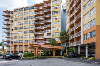 2025 NE 164th St 610, North Miami Beach, FL 33162