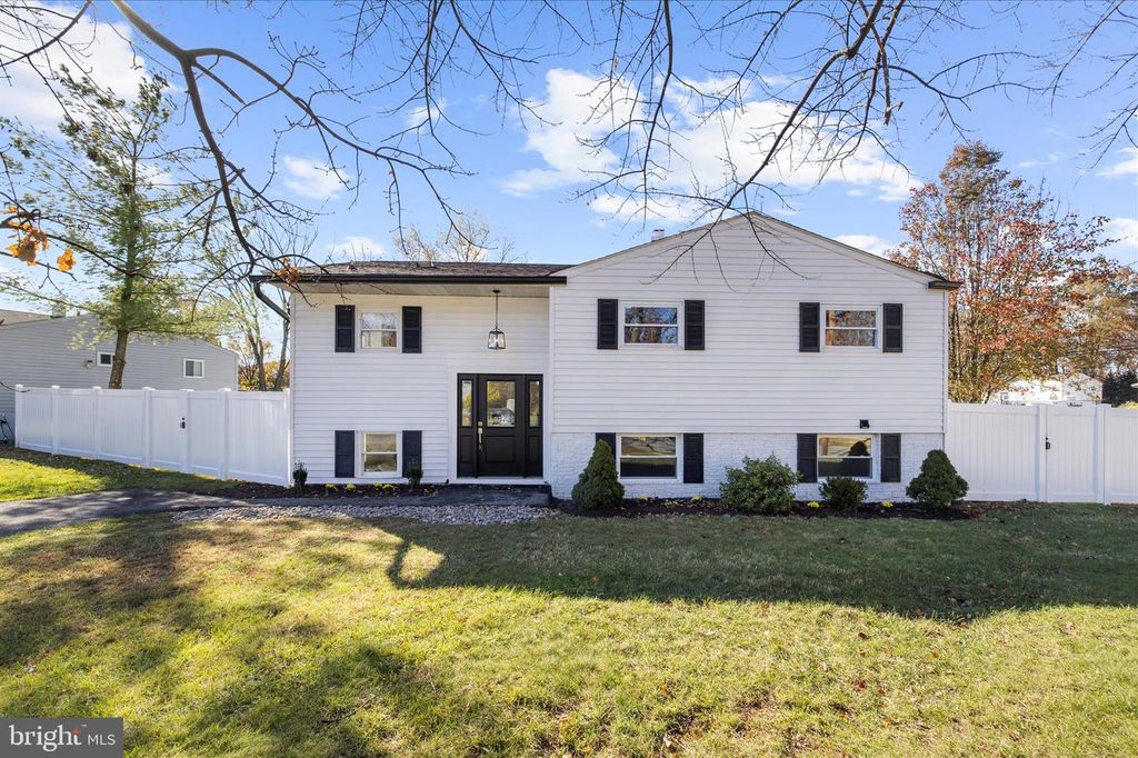 8918 TWIN RIDGE DR, Glen Burnie, MD 21061