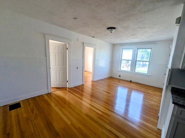 101 Ocean Ave 1R, Salem, MA 01970