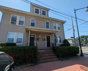 101 Ocean Ave 1R, Salem, MA 01970